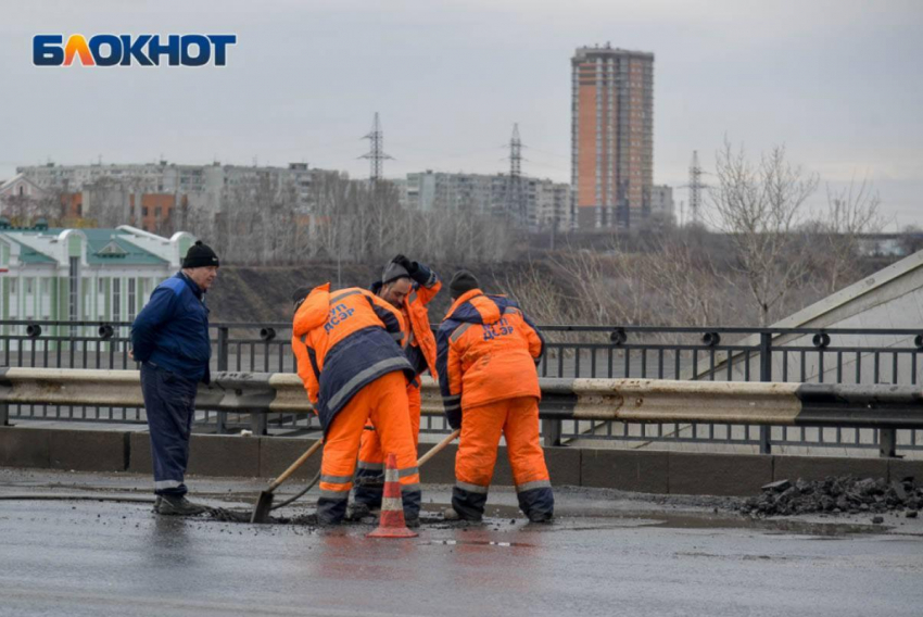 В Волгограде отремонтируют дороги на 17 улицах: полный список