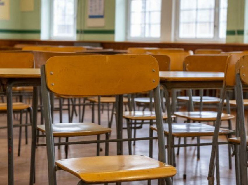 Тринадцать волгоградских школ закрыли на карантин