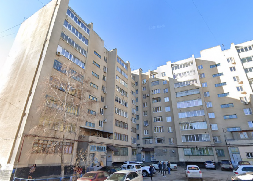 Смерть юного парня под окнами многоэтажки обсуждают волгоградцы 