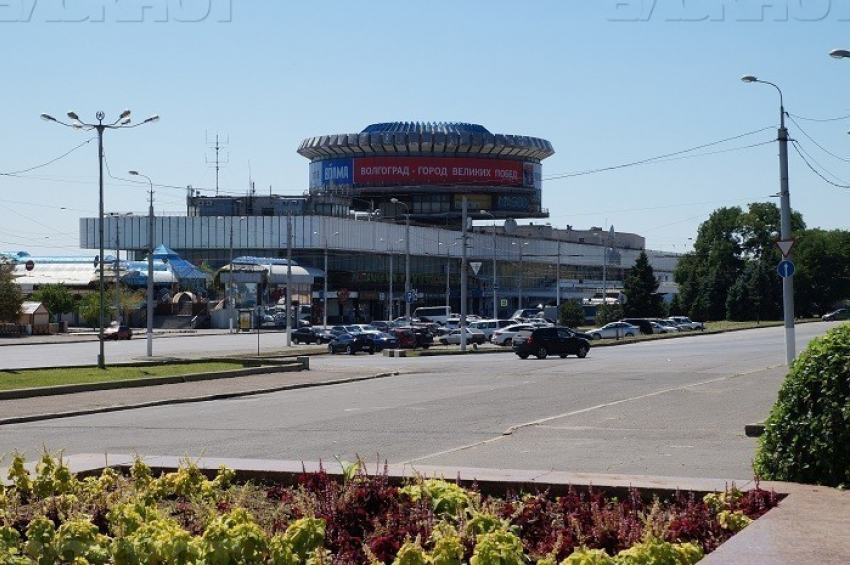 Центральную набережную Волгограда перекроют для транспорта из-за мероприятия в ЦКЗ