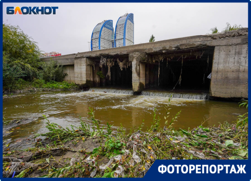 Зловонные стоки вылились в Волгу в центре Волгограда