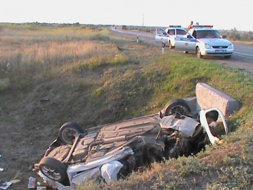 Под Волгоградом «Лада Калина» протаранила КамАЗ: погиб 33-летний мужчина