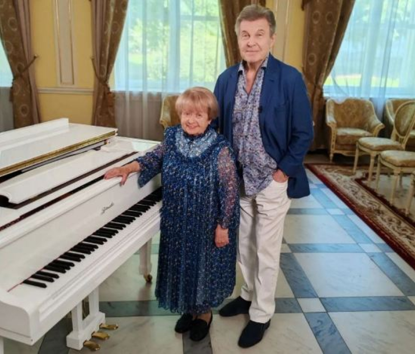 Мэтр советской эстрады 84-летний Лев Лещенко засветился в гостях у Александры Пахмутовой