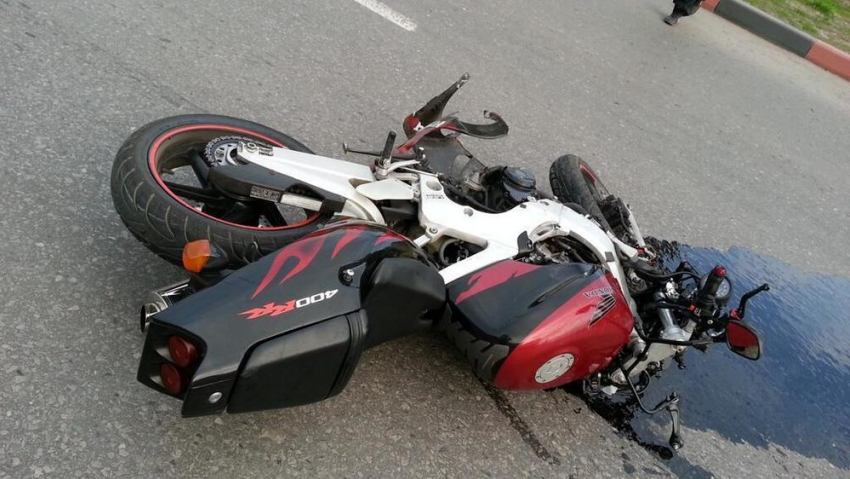 Под Волгоградом пенсионер на ВАЗ-2114 протаранил мотоцикл с 2 несовершеннолетними 