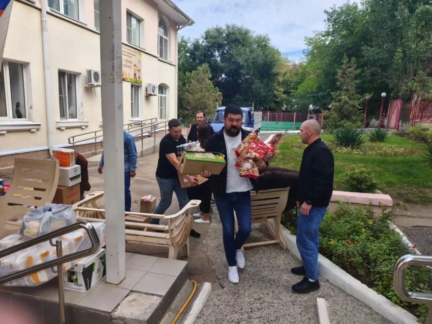 Волгоградские благотворители дарят тепло тем, кто остался без поддержки