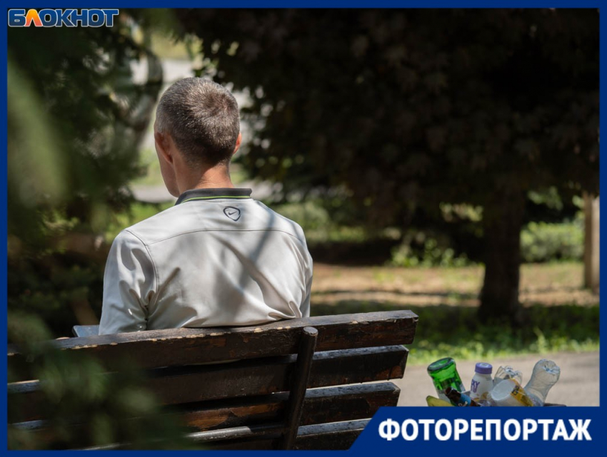 На вопиющее послепраздничное свинство пожаловались жители центра Волгограда