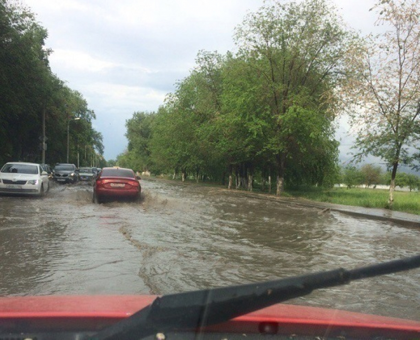 Набережная Волгограда «поплыла» после короткого дождя