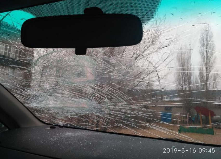 Инвалиду-колясочнику жестоко отомстили за критику дорог в Волгограде