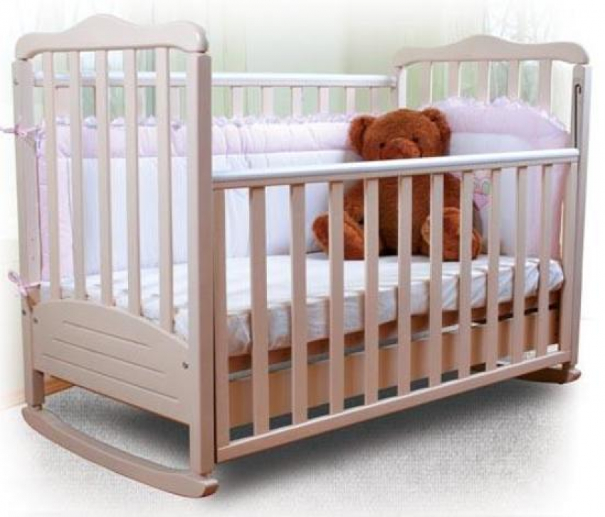 В Волгограде 9-месячный малыш едва не удушился от веревки на соске