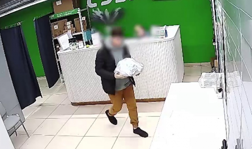 20-летний москвич оказался замешан в обмане 15-летней школьницы под Волгоградом