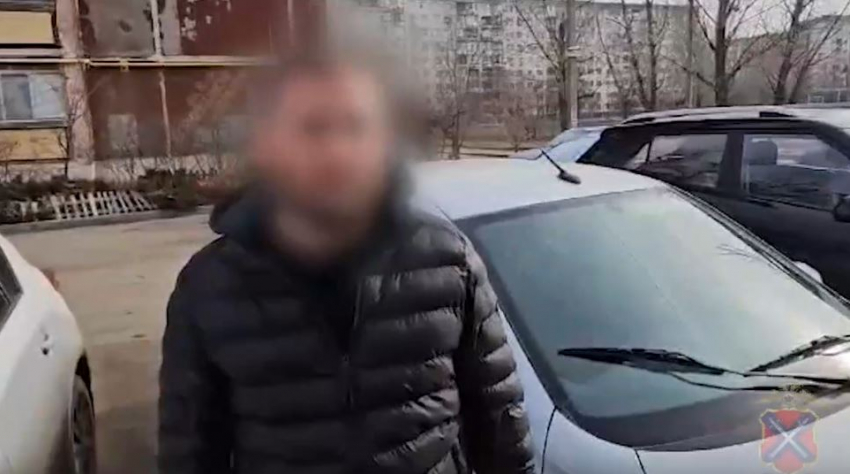 Прокатившегося по ступеням у «Парк Хауса» автохама задержали в Волгограде 