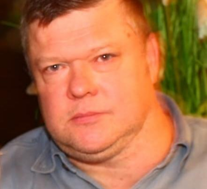 Мужчину с опухолью на шее ищут в Волгоградской области