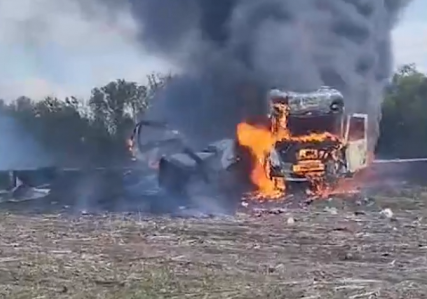 Шок-видео с места смертельной аварии с пожаром в Волгоградской области