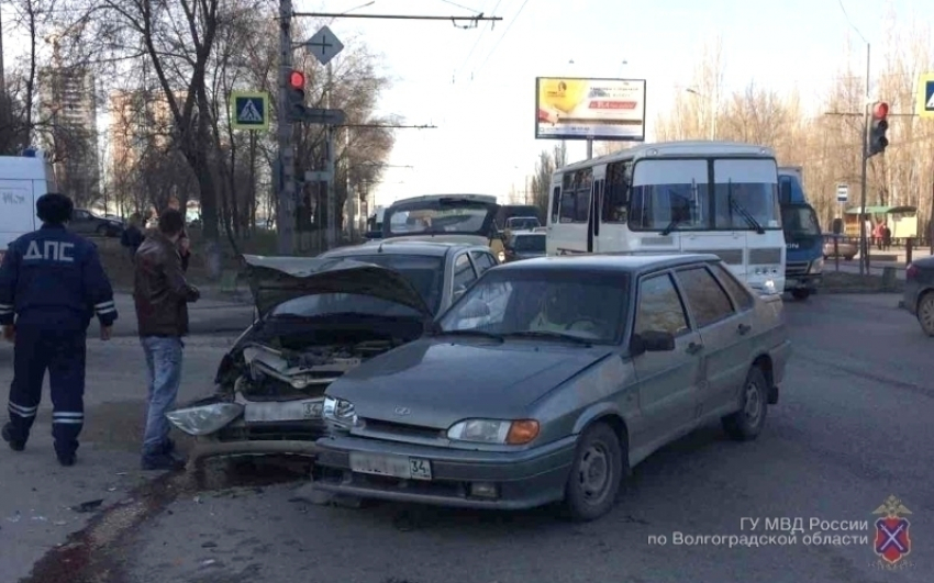 В ДТП Hyundai Getz и ВАЗ-2115 пострадал 7-летний житель Волгограда