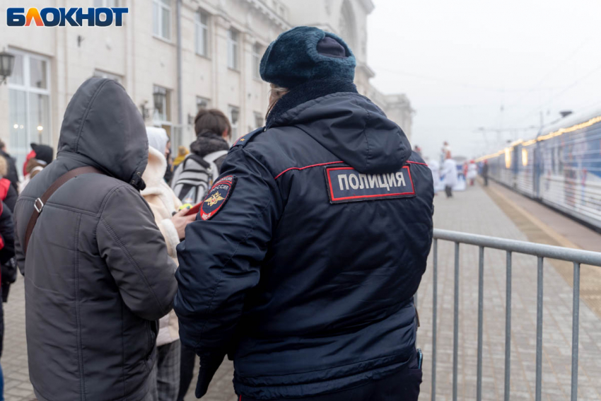 Школьнице предложили наркотики на вокзале в Волгограде