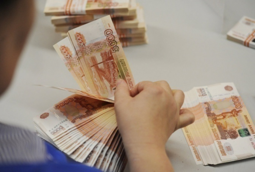 В Волгограде бухгалтер ЖКХ  тратила налево и направо  деньги жильцов