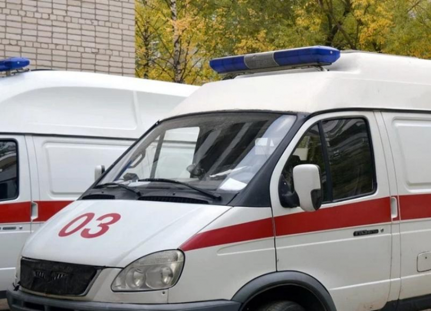 Два человека погибли в лобовом ДТП с «семеркой» и Renault Duster на юге Волгограда