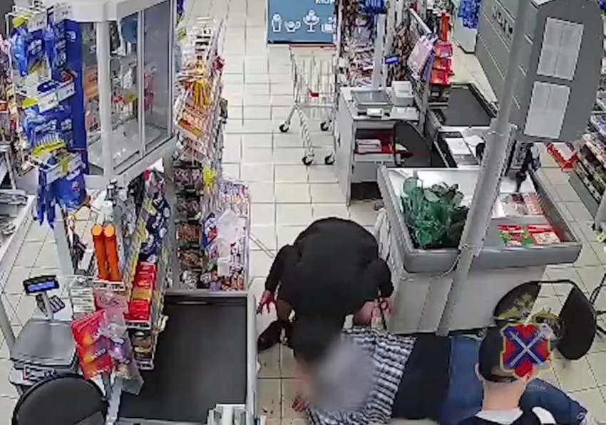 Врачи рассказали о состоянии избитого подростками покупателя под Волгоградом