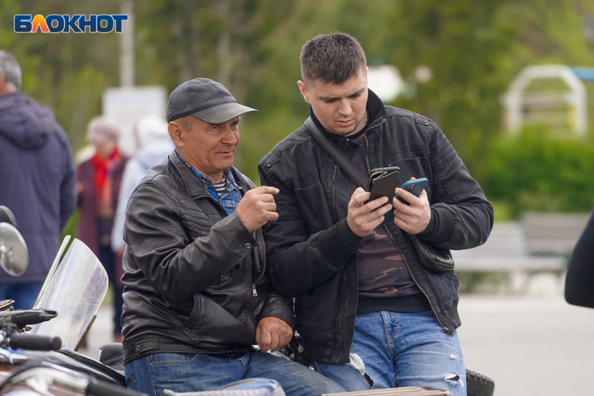 Часы необъяснимо перешли на пояс МСК+1 в Волгограде