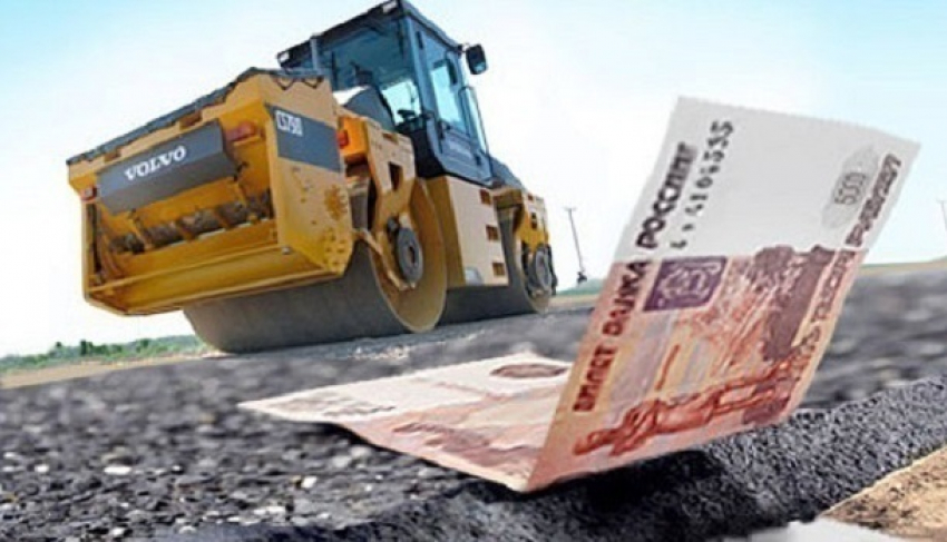 Под Волгоградом чиновница «заработала» на ремонте дорог 160 тысяч рублей