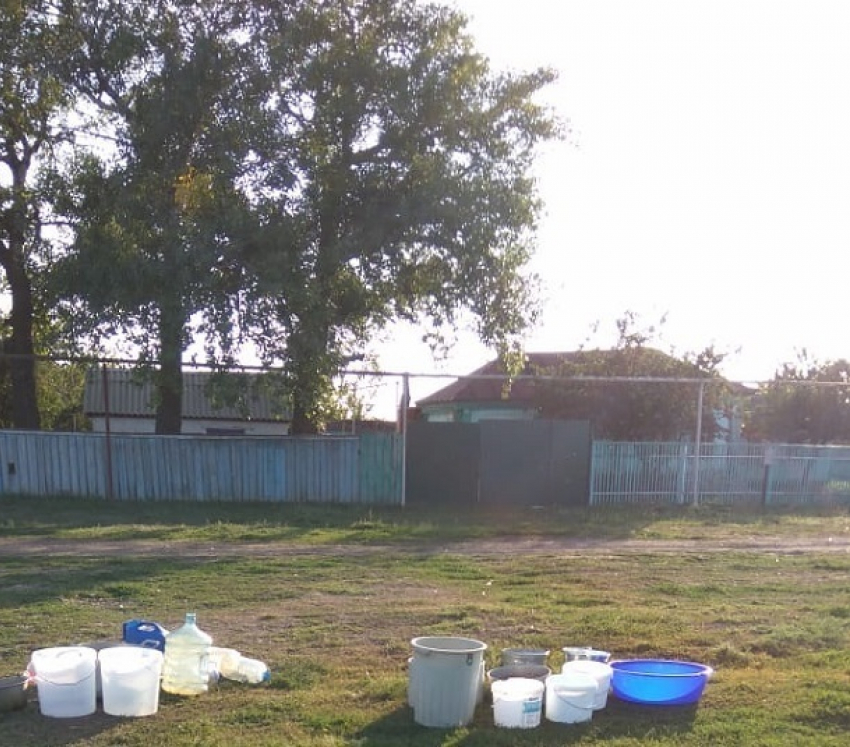 Четверо суток сидят без воды более 500 стариков в хуторе Троицкий Волгоградской области
