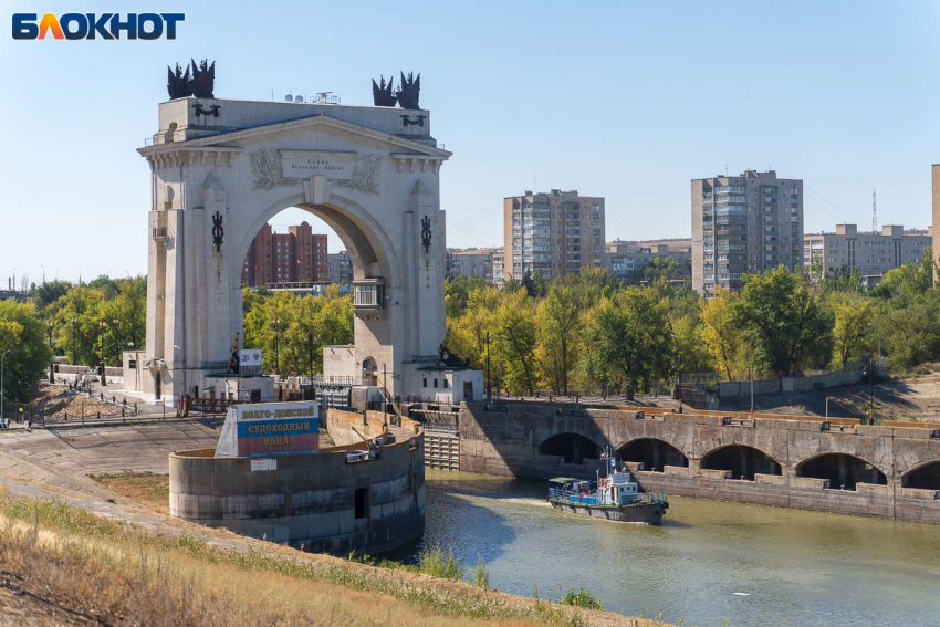 Учеников поврежденной школы №124 после падения обломков БПЛА перевели в лицей №4 Волгограда 