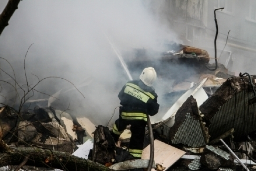 Три часа тушили дом под Нехаевской: есть погибшие 
