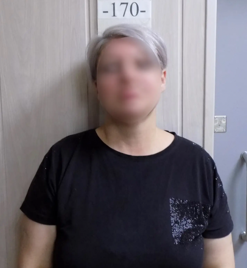 Рецидивистка с пистолетом нагрянула домой к волгоградцу 