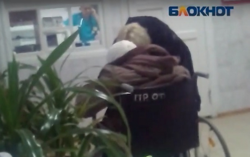 Врачи больницы № 22 в Волгограде выгнали на улицу умирающую пенсионерку 