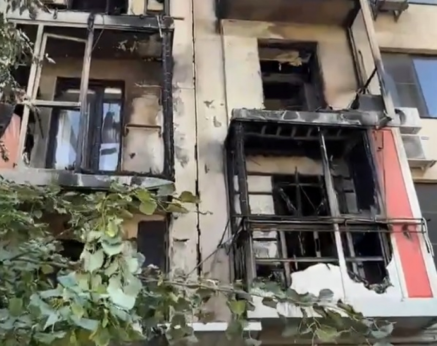 Жуткий пожар уничтожил 8 квартир в «Родниковой Долине» в Волгограде