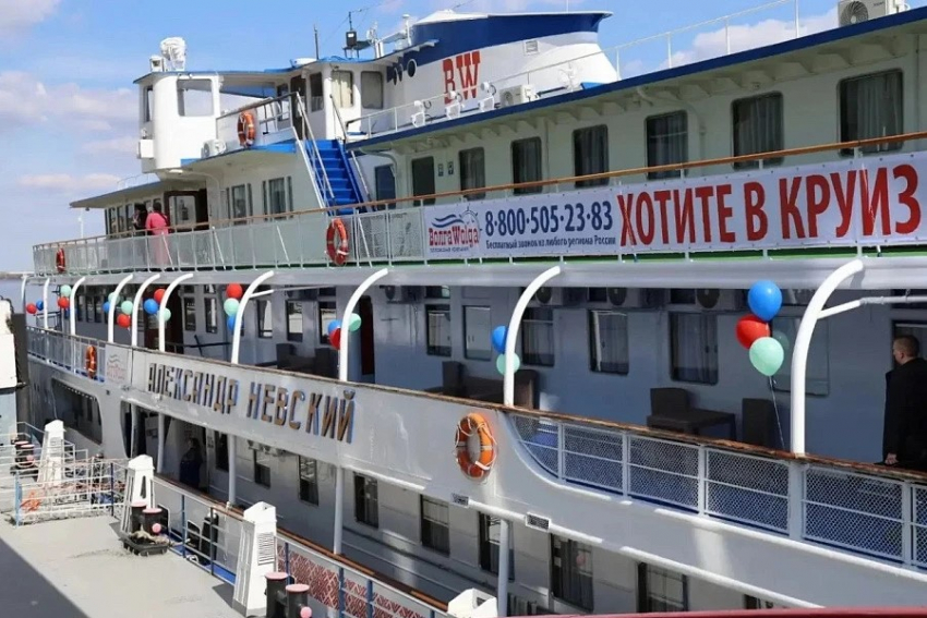 Волгоград первый в стране открыл круизный сезон: что с ценами