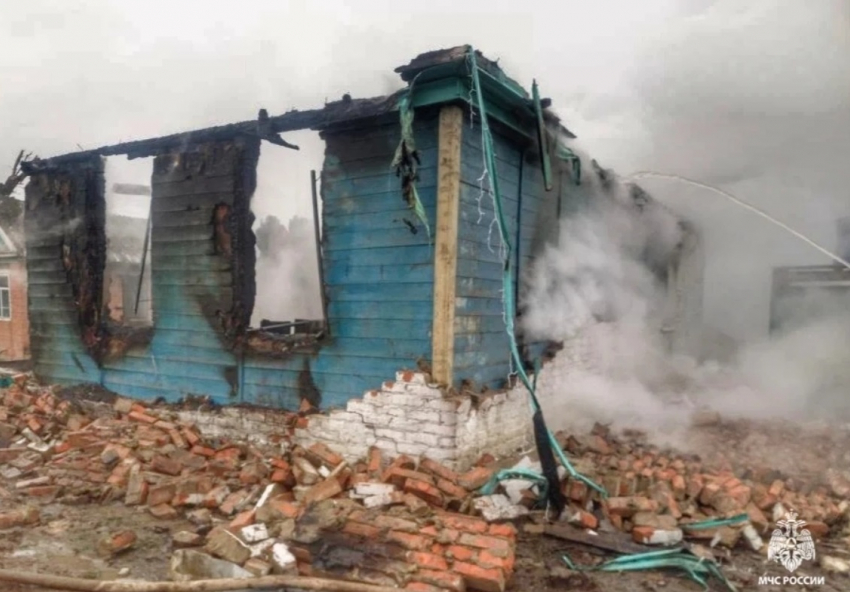  Женщина погибла в страшном пожаре в доме под Волгоградом