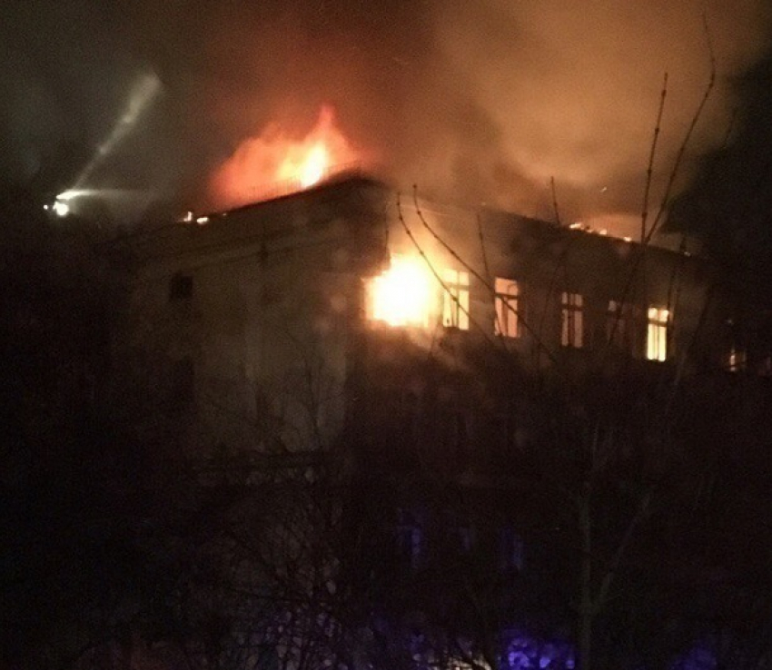В пожаре на юге Волгограда местные жители обвинили чиновников