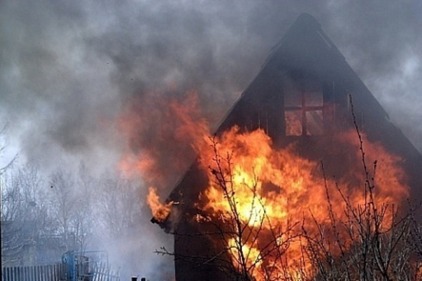 Житель Красноармейского района сгорел в своем дачном домике 