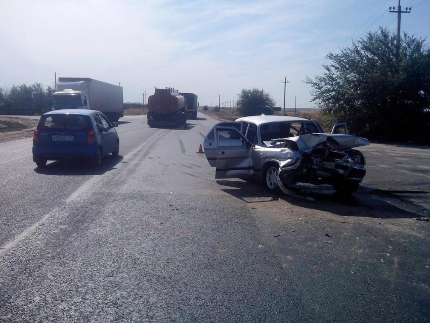 В Волгограде в ДТП Волги с КАМАЗом погибла женщина