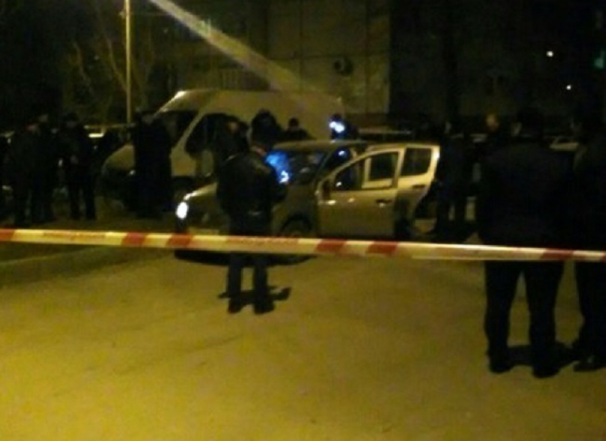 В Волгограде таксиста в Renault Sandero расстрелял руководитель секретной группы завода 