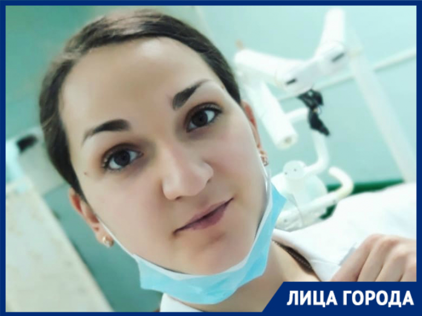 «Я устроилась в  «красную зону» и через два дня вышла на сутки»: студентка-стоматолог о том, как стала инфекционистом в волгоградском ковид-центре