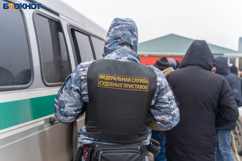 Волгоградские приставы разоблачили коллегу — ей грозит 10 лет колонии