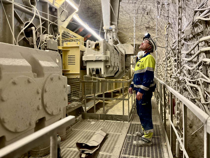 Новая высота под землёй: на ЕвроХим-ВолгаКалии запустили первый в России подвесной конвейер 