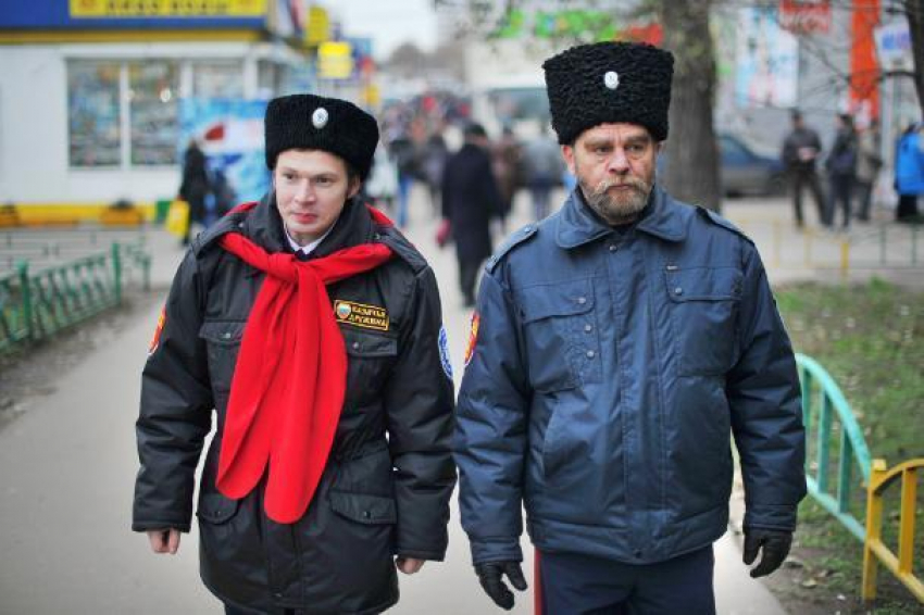 Казачьи патрули на улицах Волгограда обходятся бюджету в миллионы рублей