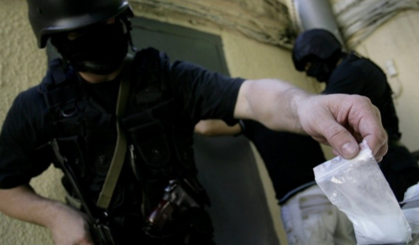 Два выходца из стран СНГ задержаны за попытку сбыта синтетических наркотиков в Волгограде