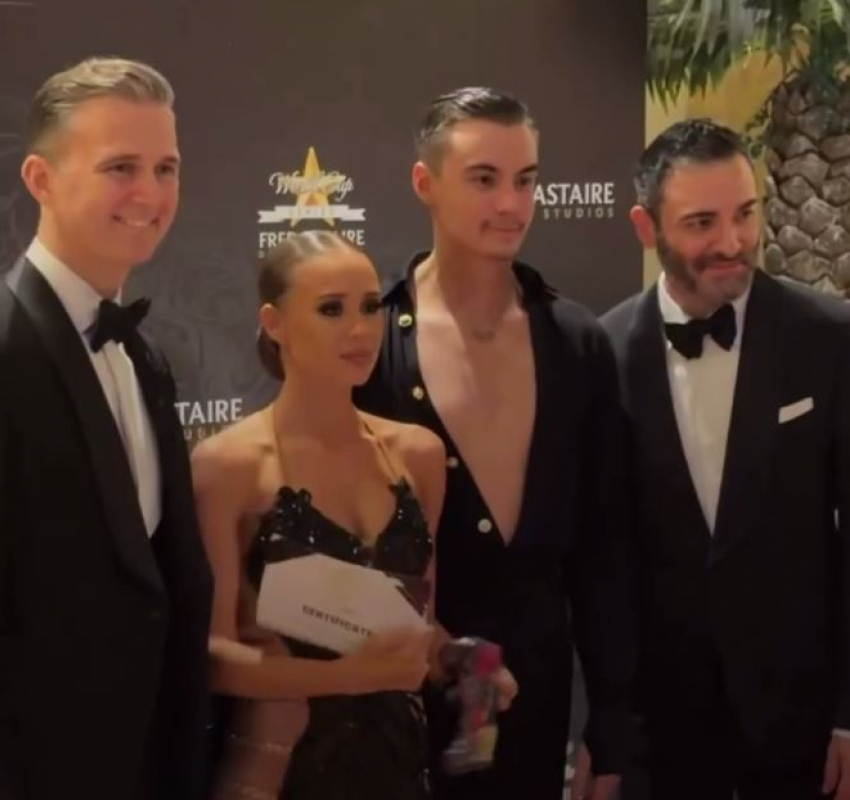 Производитель косметики внезапно собрала урожай наград в турнире по бальным танцам