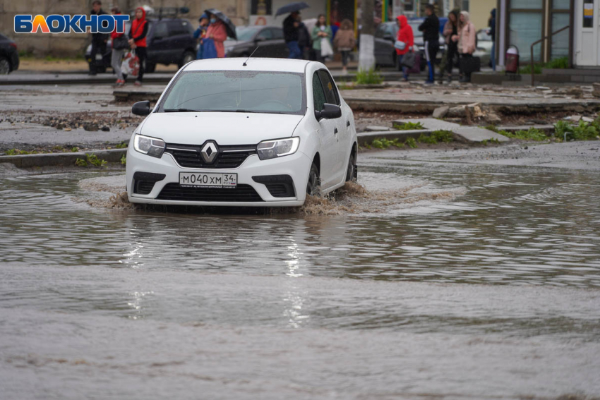 На Волгоград надвигается череда дождей с грозами