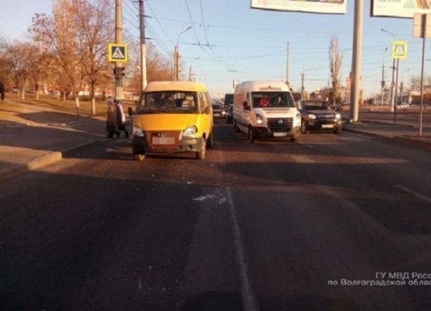 Водитель маршрутки сбил студента в Советском районе Волгограда