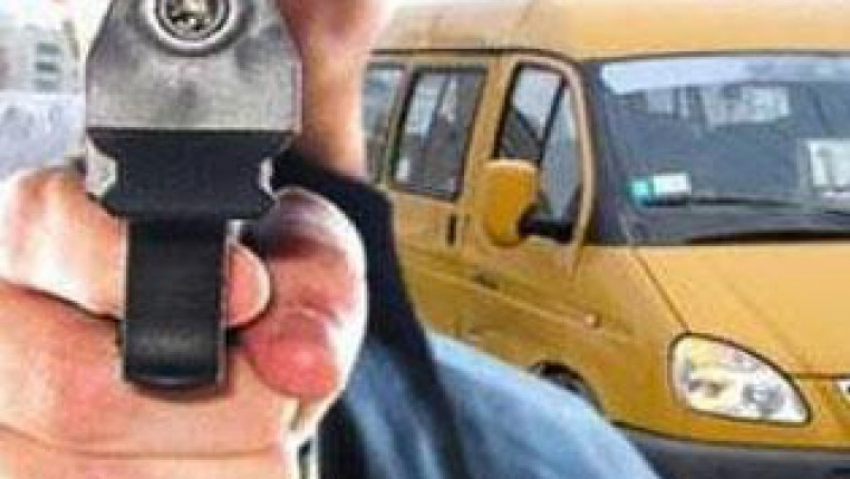 Студент из Волжского расстрелял из пистолета маршрутку №14