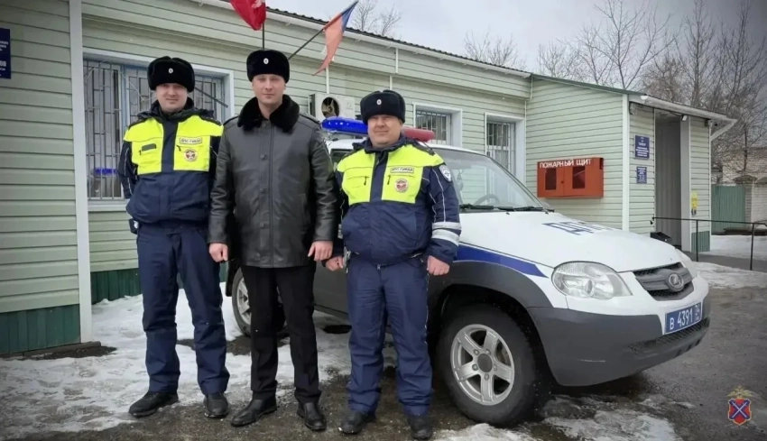 Доставщик угодил в снежный плен в Волгоградской области 