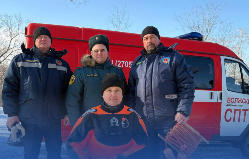 Школьника вытащили из ледяной полыньи под Волгоградом