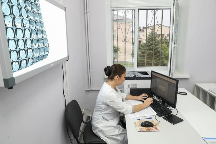 Сократили медсестер, врачу на обследование пациента дают 15 минут: депутат Госдумы жестко раскритиковала волгоградскую медицину
