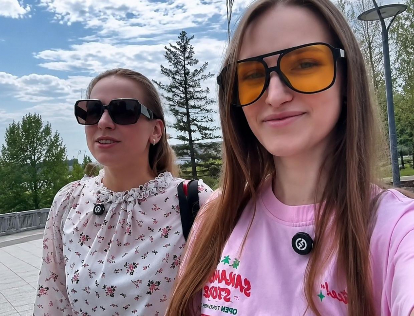 Волгоградка провела незнакомую одинокую туристку по памятным местам города 