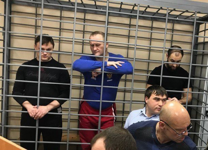 Криминальный авторитет Поташкин публично обсудил с волгоградским судьей поход в баню 